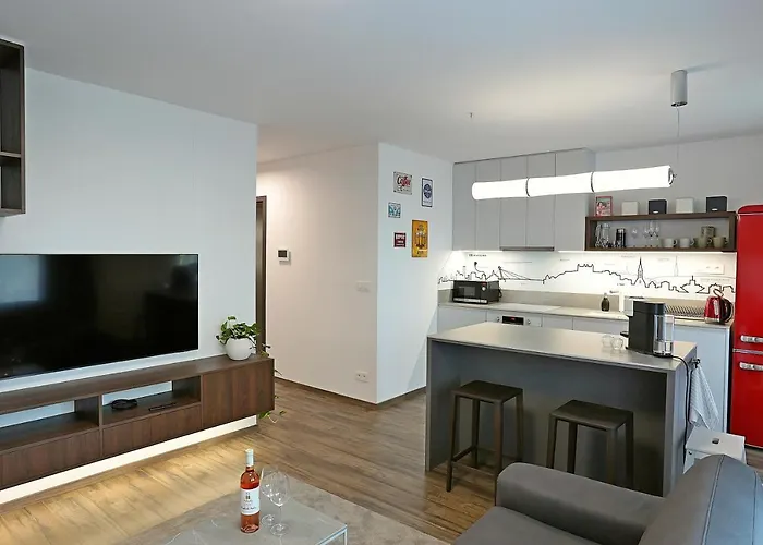 Modern Near The Centre Urban Apartmán