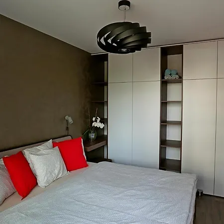 Апартаменты Modern Near The Centre Urban